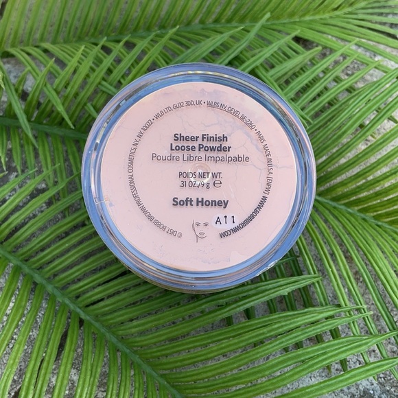 NIB Bobbi Brown Sheer Finish Loose Powder - Picture 3 of 6
